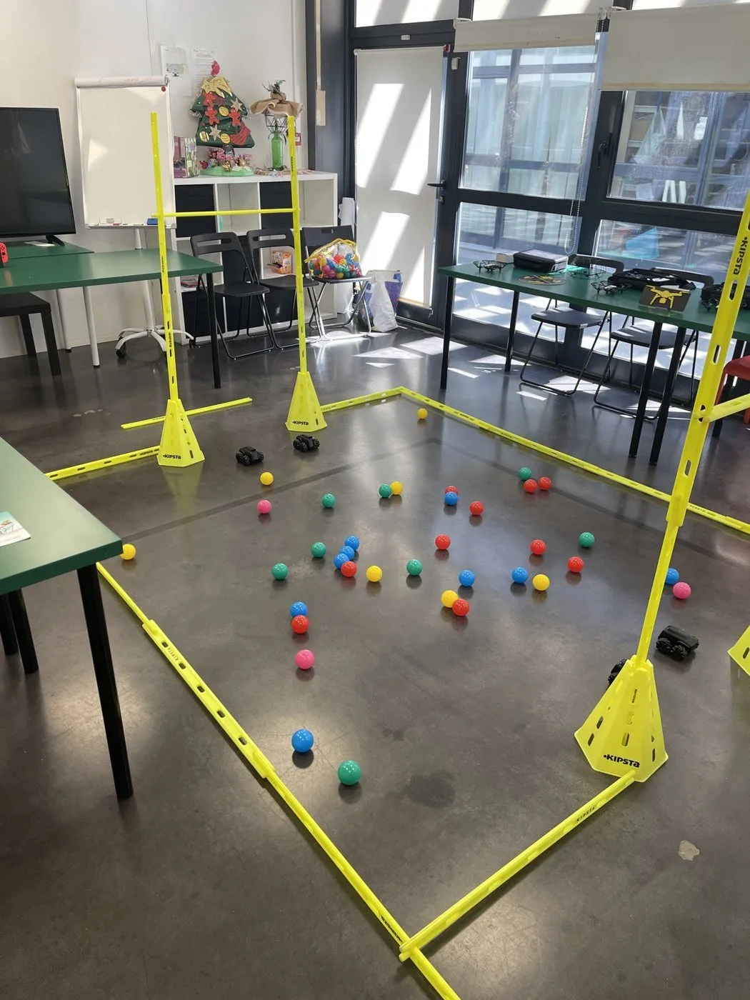 Terrain de rover foot avec balles colorées